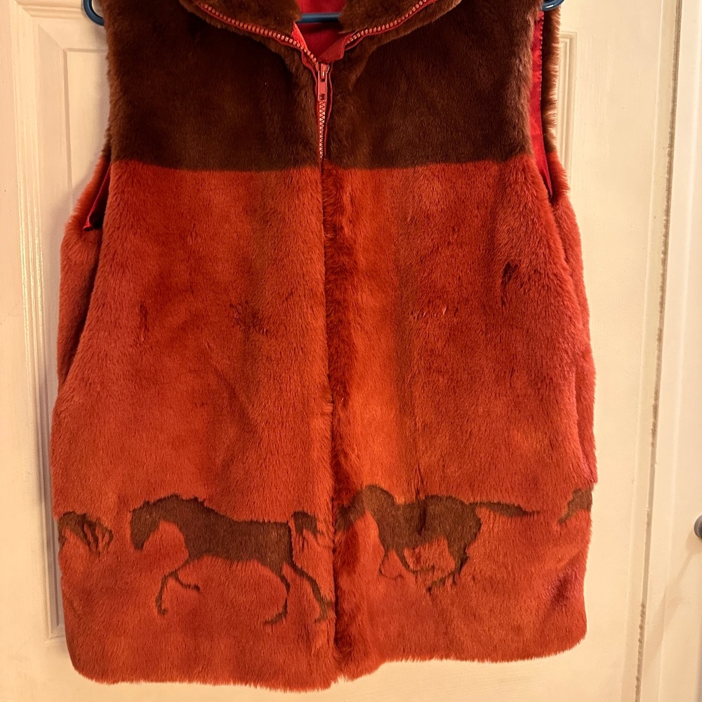 Northern Lifestyles Ladies Faux Fur Plush Horse Vest Size Small Canada